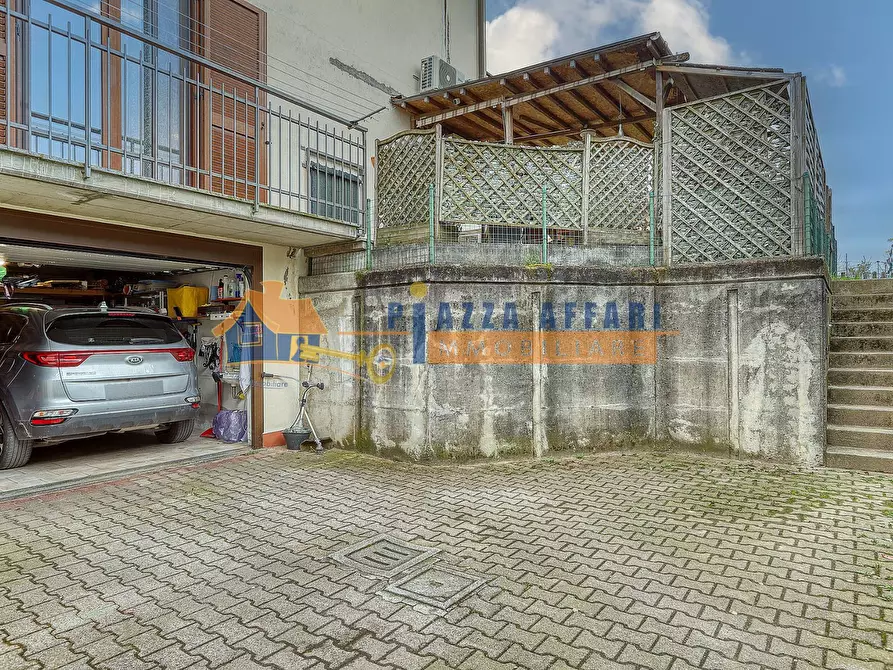 Immagine 23 di Villetta a schiera in vendita  in via Puccini a Caronno Varesino