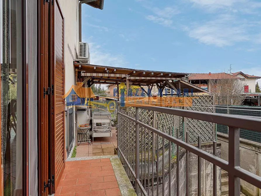 Immagine 24 di Villetta a schiera in vendita  in via Puccini a Caronno Varesino