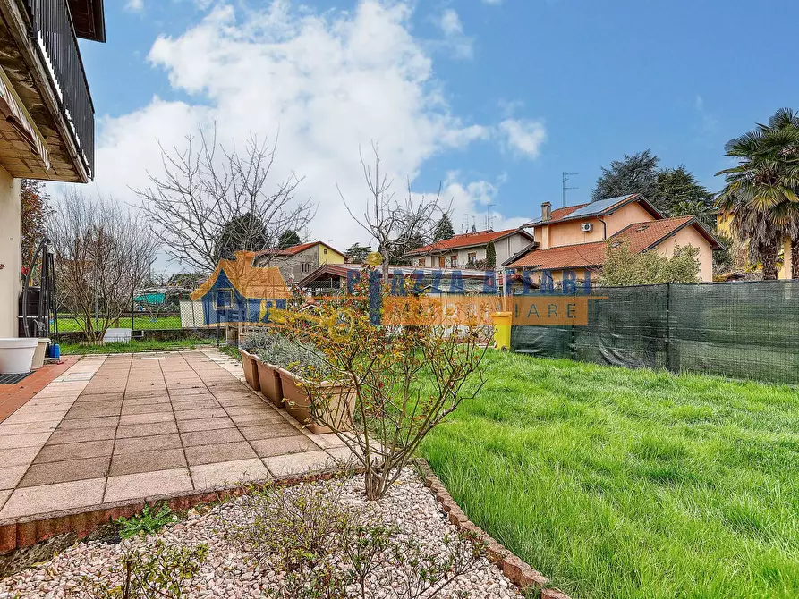Immagine 3 di Villetta a schiera in vendita  in via Puccini a Caronno Varesino