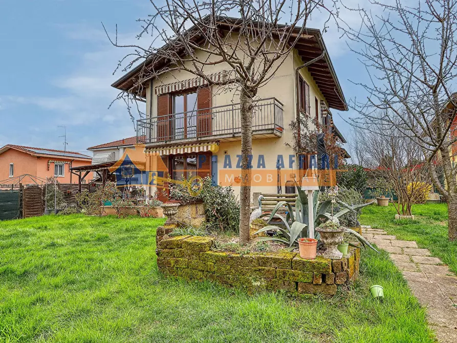 Immagine 2 di Villetta a schiera in vendita  in via Puccini a Caronno Varesino