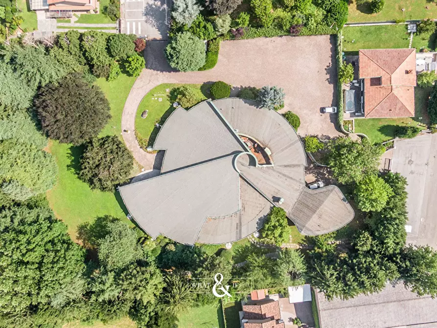 Immagine 10 di Locale commerciale in vendita  in Via delle Ortensie a Briosco