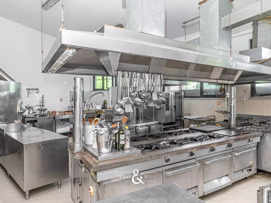 Immagine 26 di Locale commerciale in vendita  in Via delle Ortensie a Briosco