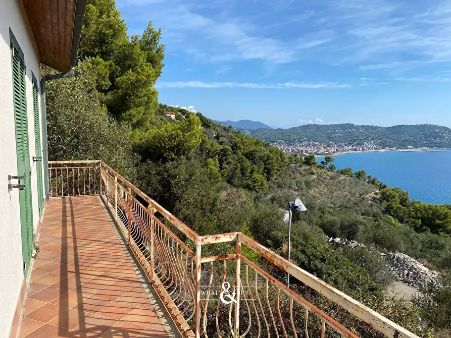 Immagine 29 di Villa in vendita  in Via Al Castellareto a Cervo