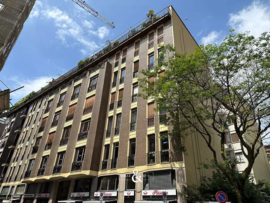 Immagine 1 di Appartamento in vendita  in Via Padre Reginaldo Giuliani a Monza