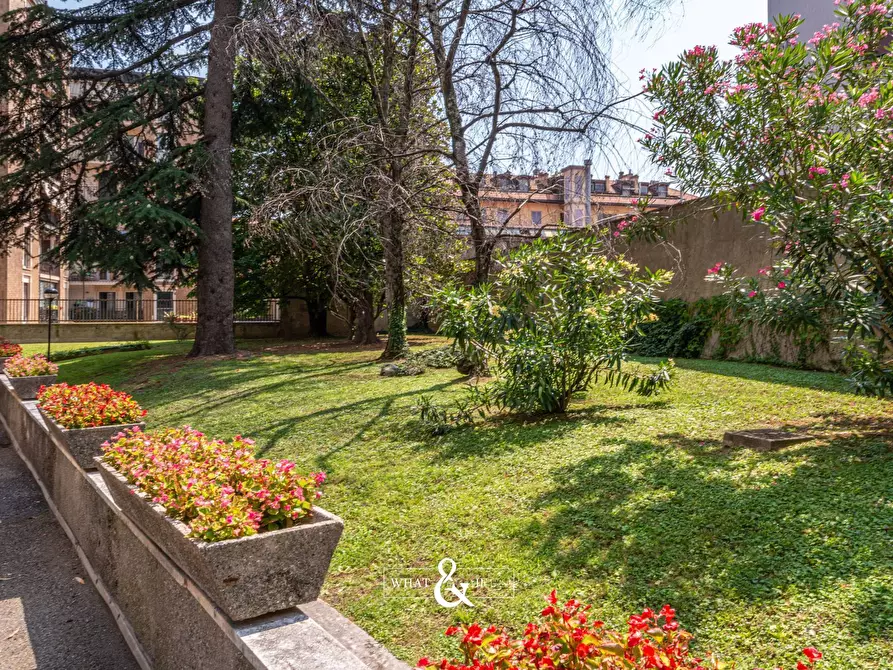 Immagine 26 di Appartamento in vendita  in Via San Gottardo a Monza