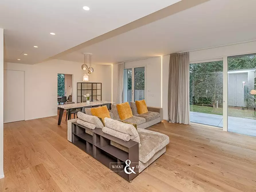 Immagine 8 di Villa in vendita  in Via Ponchielli a Monza