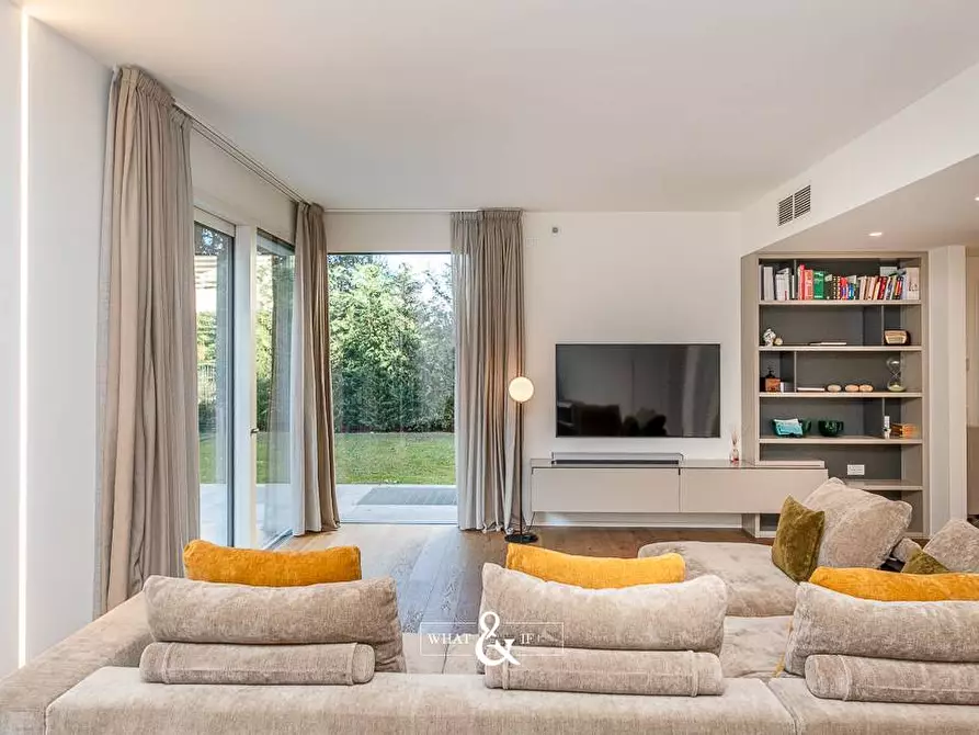 Immagine 10 di Villa in vendita  in Via Ponchielli a Monza