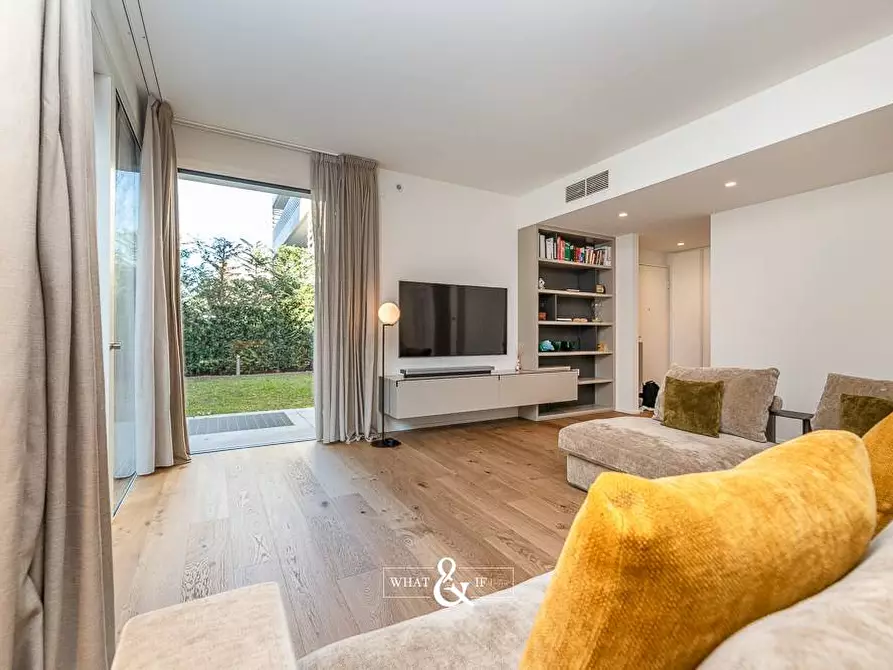 Immagine 11 di Villa in vendita  in Via Ponchielli a Monza