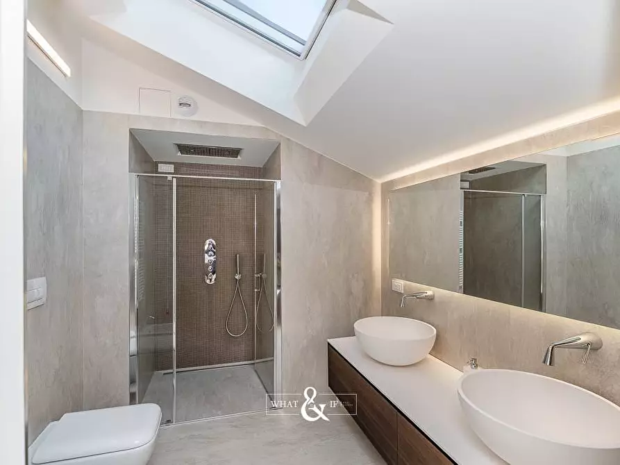 Immagine 29 di Villa in vendita  in Via Ponchielli a Monza