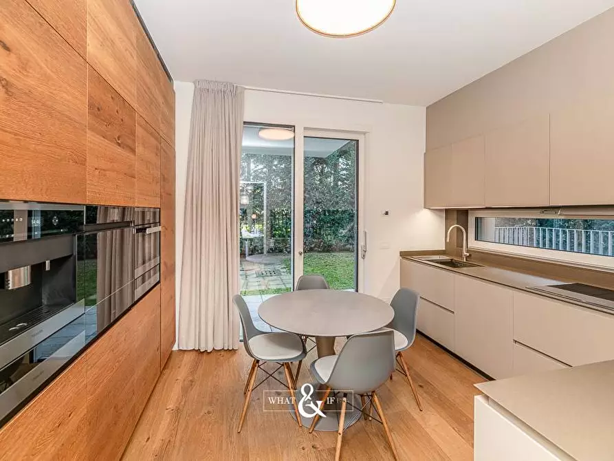 Immagine 18 di Villa in vendita  in Via Ponchielli a Monza