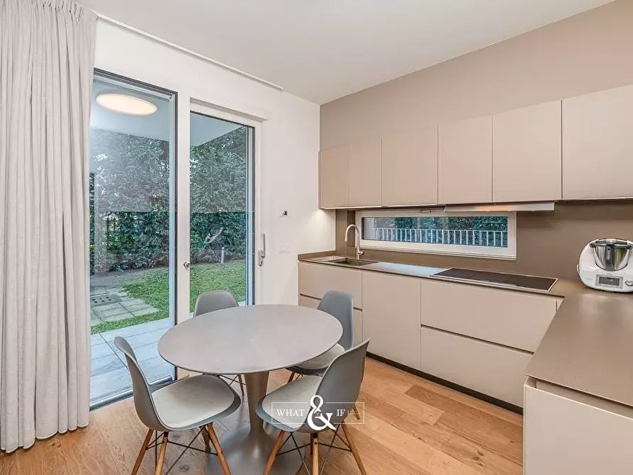 Immagine 21 di Villa in vendita  in Via Ponchielli a Monza