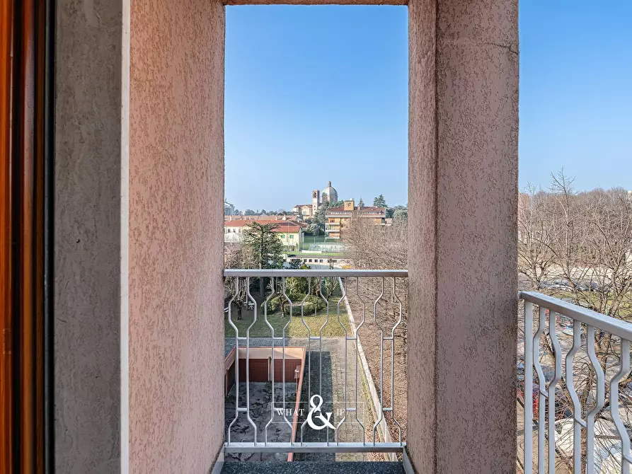 Immagine 18 di Appartamento in vendita  in Via Monte Nero a Desio