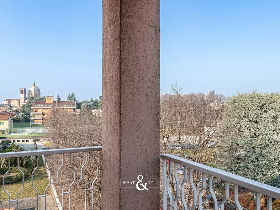 Immagine 19 di Appartamento in vendita  in Via Monte Nero a Desio