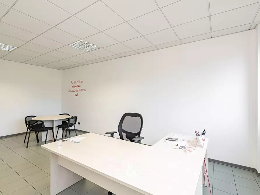 Immagine 20 di Ufficio in vendita  in Via Cernuschi a Monza