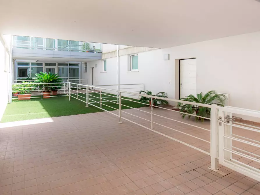 Immagine 13 di Appartamento in vendita  in P.ZA L. TENCO a Jesolo