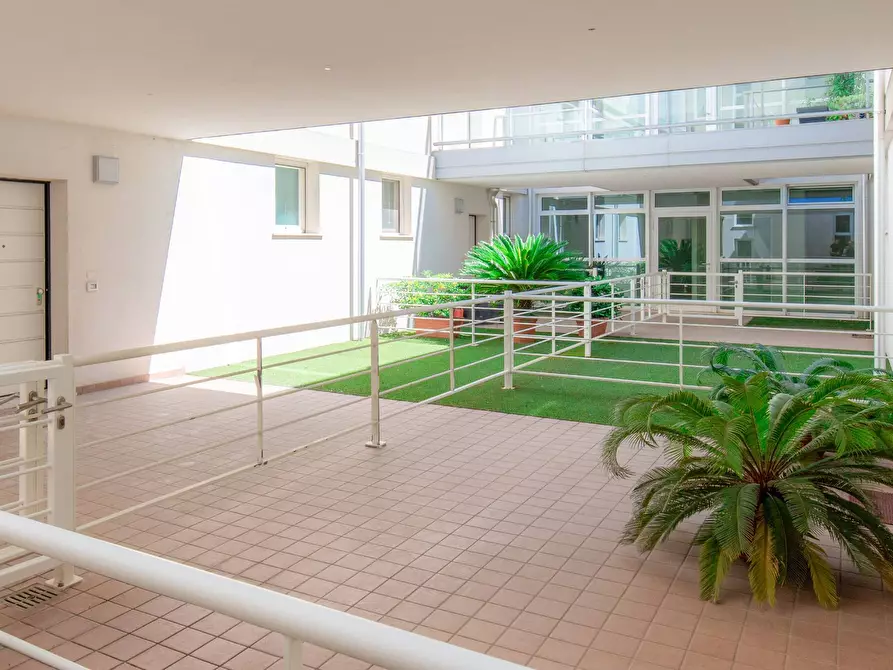 Immagine 14 di Appartamento in vendita  in P.ZA L. TENCO a Jesolo