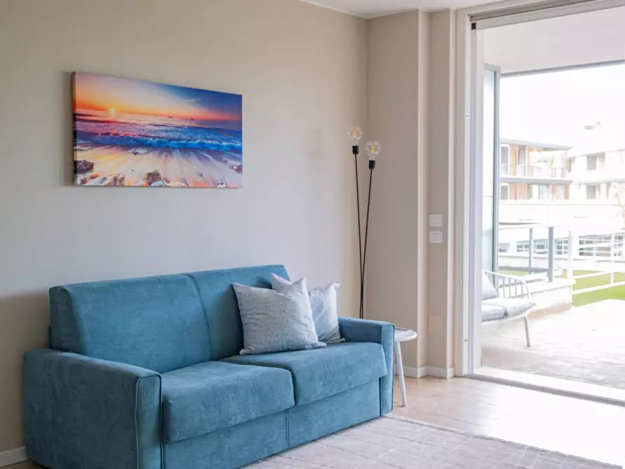 Immagine 7 di Appartamento in vendita  in P.ZA L. TENCO a Jesolo