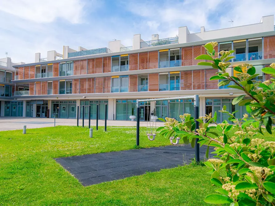 Immagine 15 di Appartamento in vendita  in Via Domenico Modugno a Jesolo