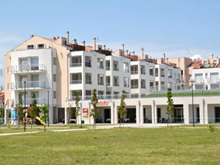 Immagine 4 di Locale commerciale in vendita  in VIA THAON DE REVEL a Cavallino-Treporti