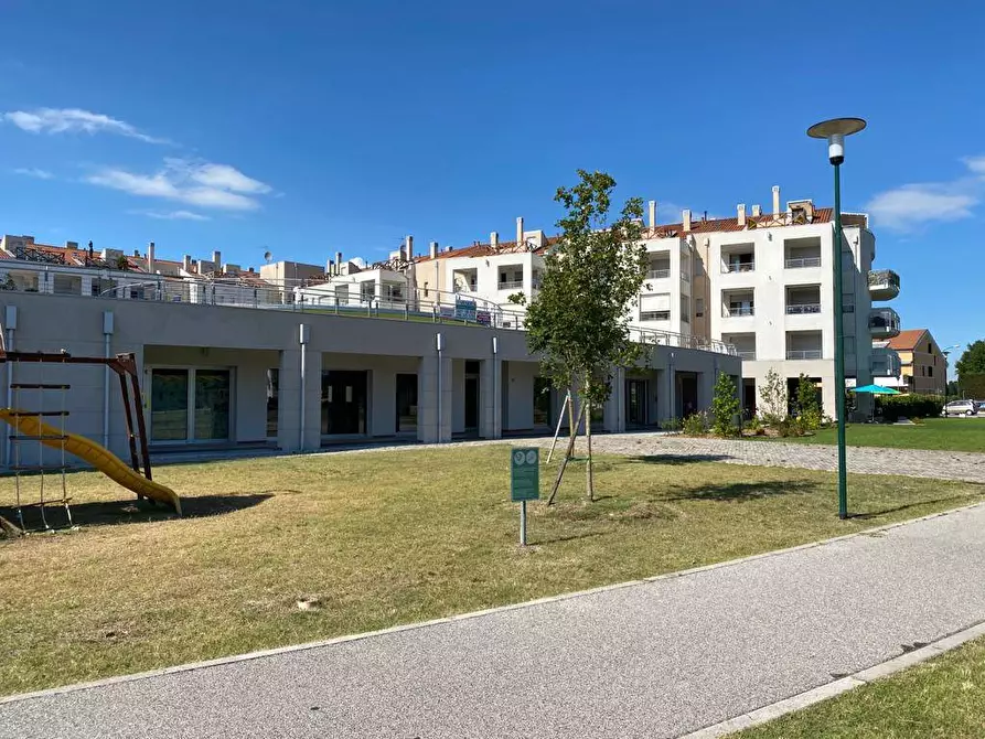 Immagine 8 di Locale commerciale in vendita  in VIA THAON DE REVEL a Cavallino-Treporti