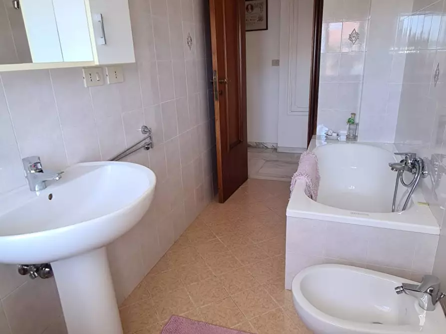 Immagine 15 di Attico in vendita  in VIA CAPITANO RENATO ORSI a Chiavari