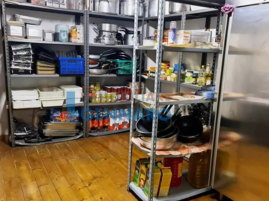 Immagine 7 di Locale commerciale in vendita  in Via Cividina a Martignacco