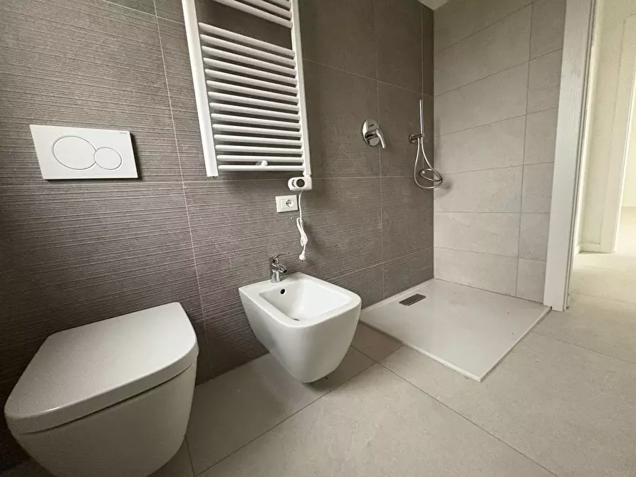 Immagine 28 di Appartamento in vendita  in VIA BELLINI a Lainate