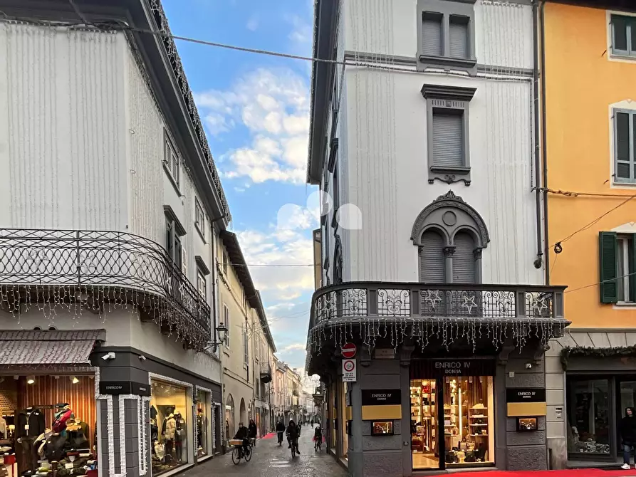 Immagine 5 di Negozio in vendita  in Via Mazzini a Crema