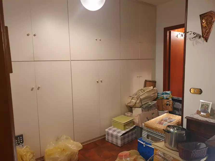 Immagine 13 di Appartamento in vendita  a Reggio Nell'emilia