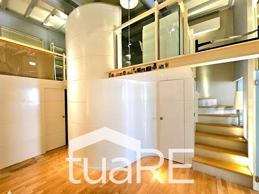 Immagine 6 di Appartamento in vendita  in Via Del Corso a Roma