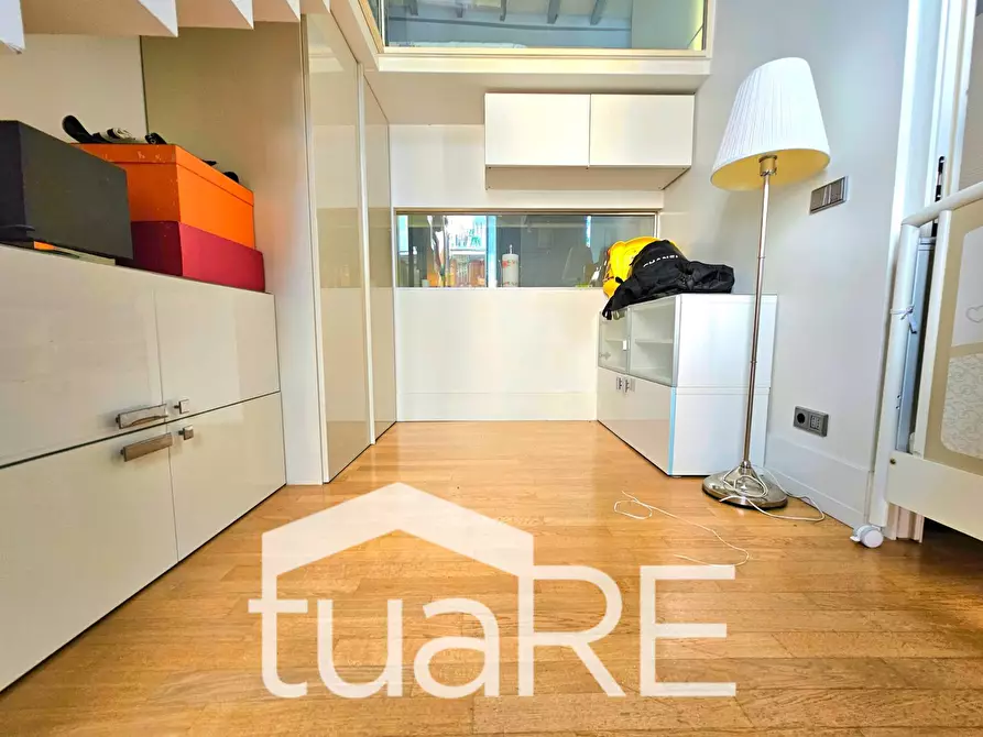 Immagine 13 di Appartamento in vendita  in Via Del Corso a Roma