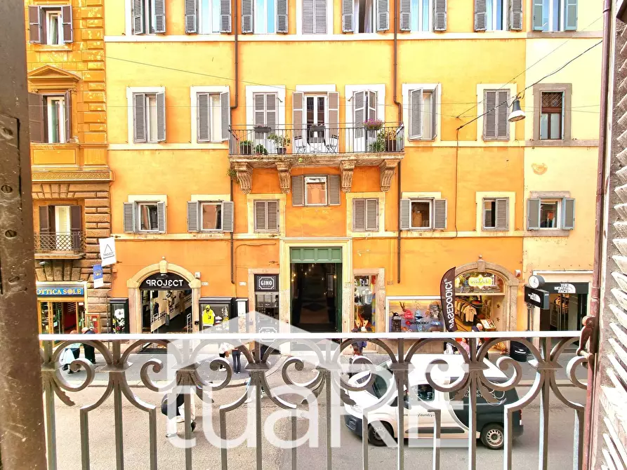 Immagine 21 di Appartamento in vendita  in Via Del Corso a Roma