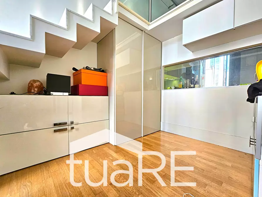 Immagine 24 di Appartamento in vendita  in Via Del Corso a Roma