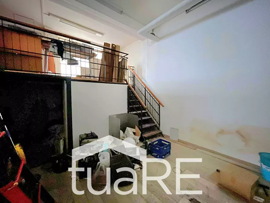 Immagine 20 di Magazzino in vendita  in Via Santa Bernadette a Roma