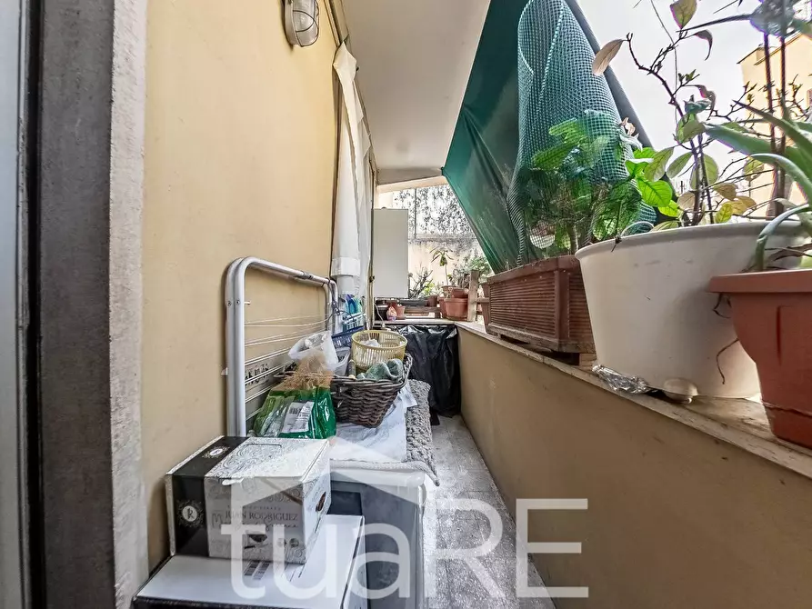 Immagine 21 di Appartamento in vendita  in Viale Giulio Cesare a Roma