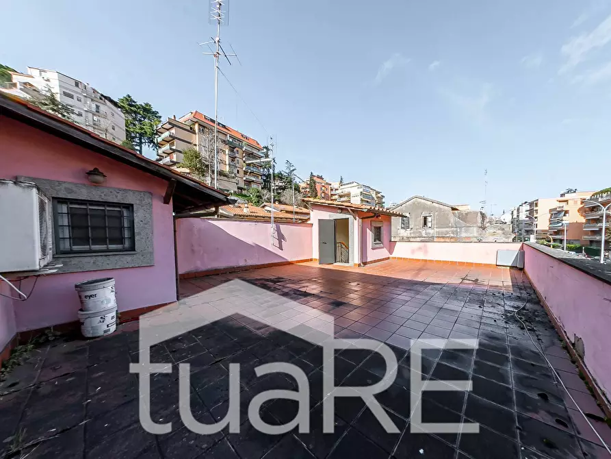 Immagine 7 di Palazzo in vendita  in Corso Di Francia a Roma