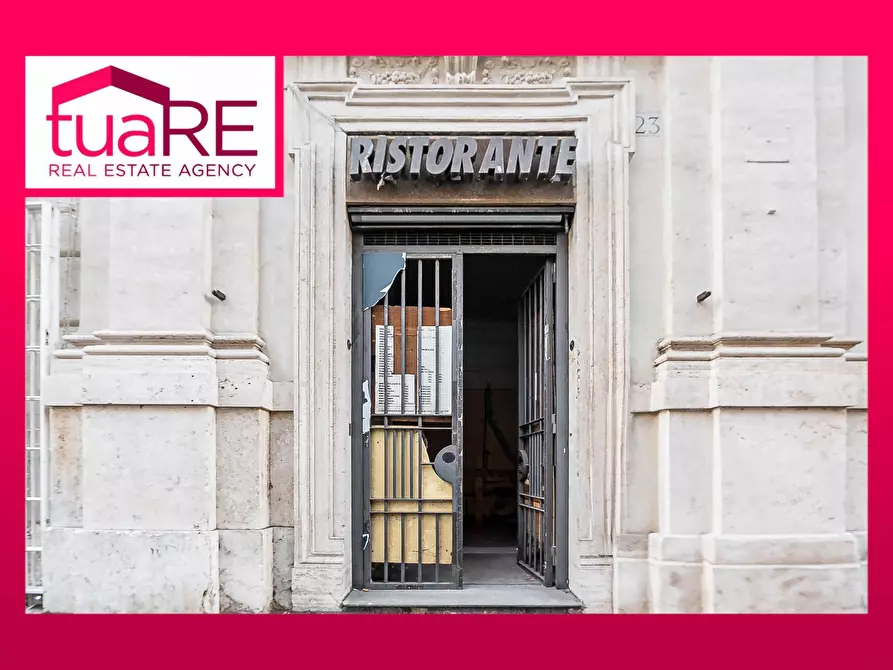 Immagine 1 di Negozio in vendita  in Piazza Cavour a Roma