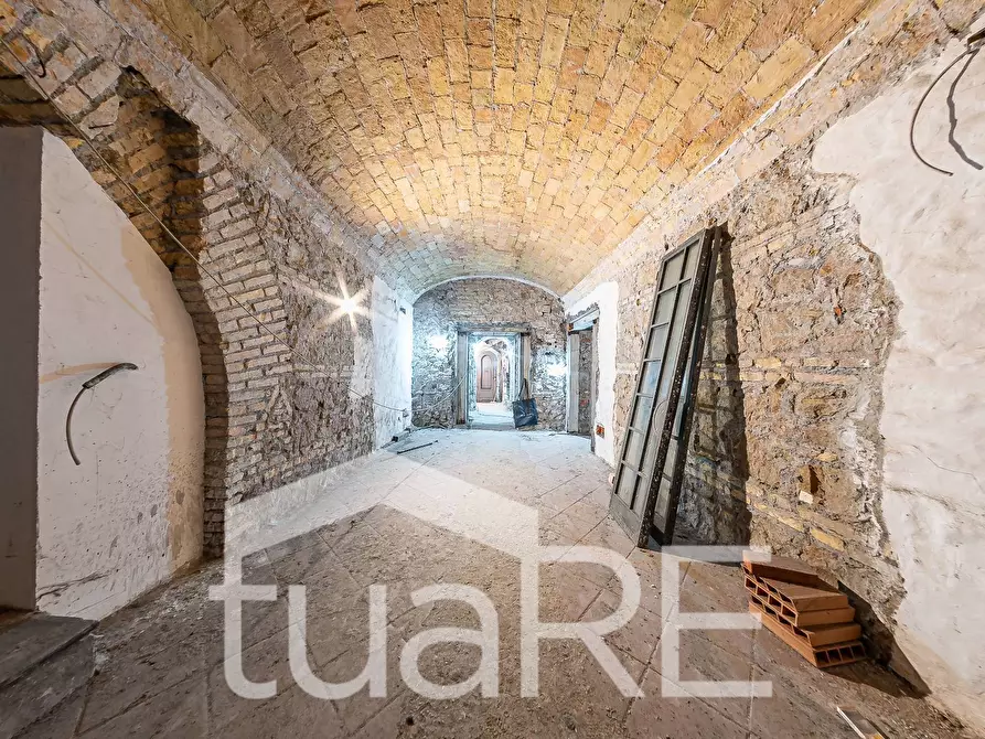 Immagine 4 di Negozio in vendita  in Piazza Cavour a Roma