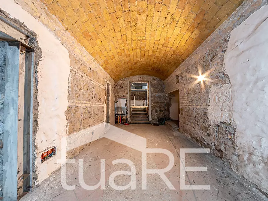 Immagine 8 di Negozio in vendita  in Piazza Cavour a Roma