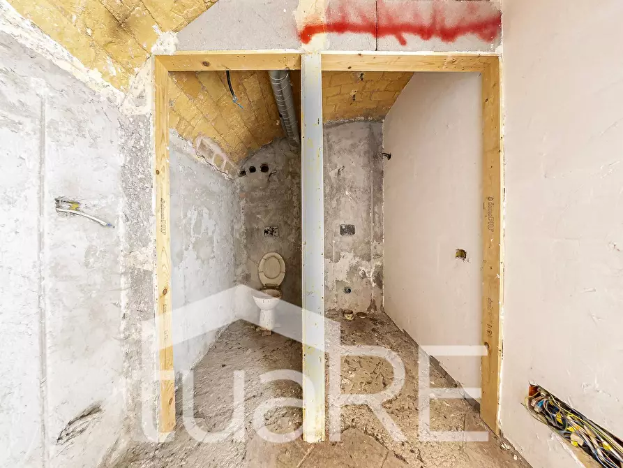 Immagine 22 di Negozio in vendita  in Piazza Cavour a Roma