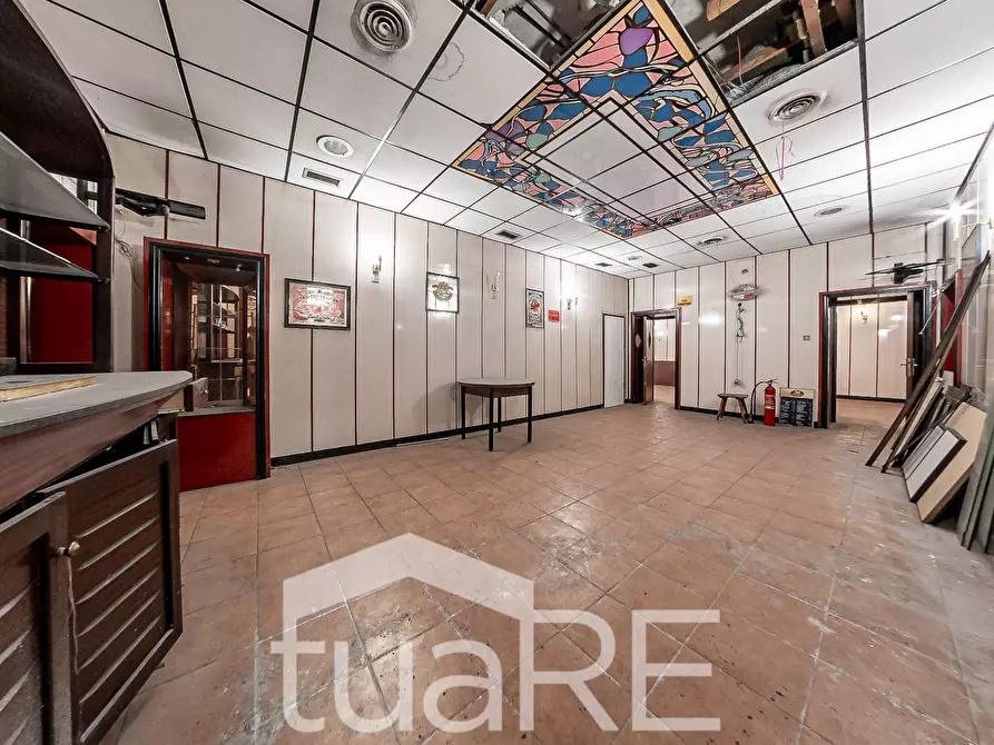 Immagine 8 di Negozio in vendita  in Via Antonio Salandra a Roma