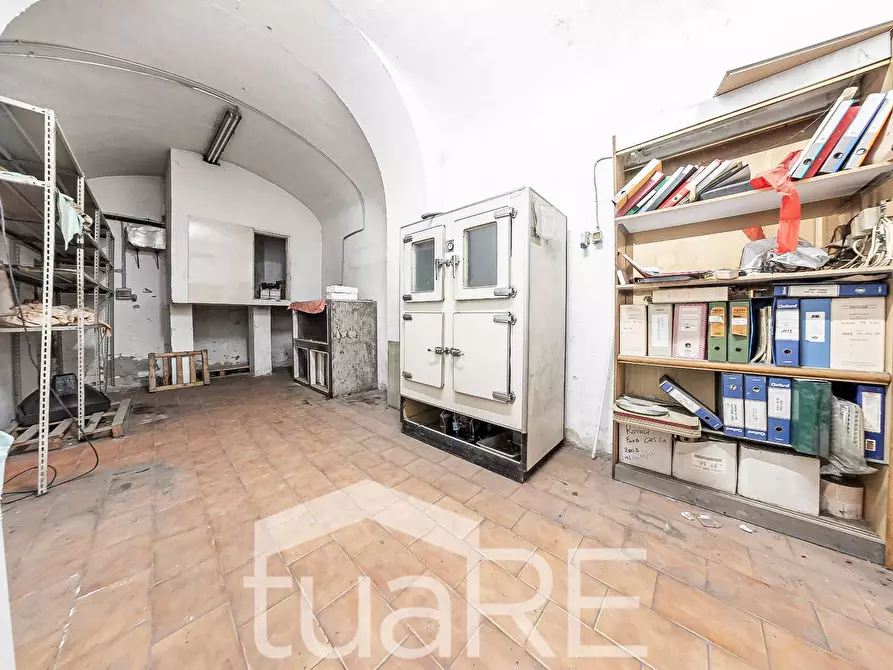 Immagine 14 di Negozio in vendita  in Via Antonio Salandra a Roma