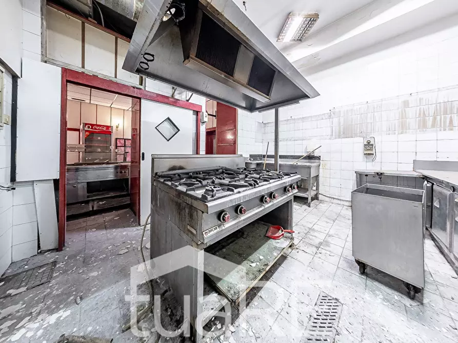 Immagine 3 di Negozio in affitto  in Via Antonio Salandra a Roma