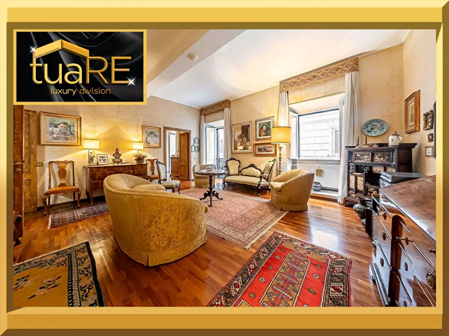 Immagine 1 di Appartamento in vendita  in Via Borgognona a Roma