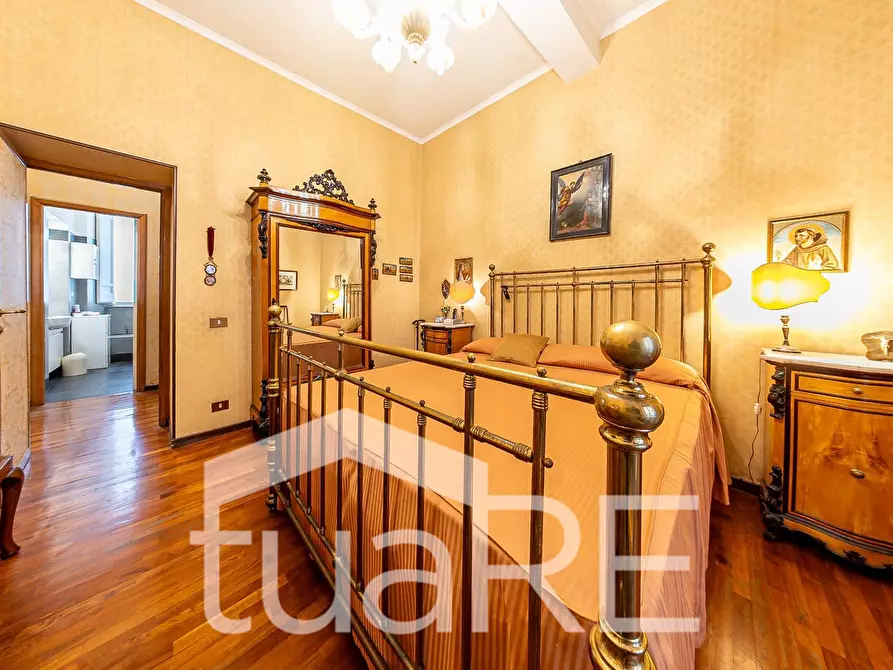 Immagine 7 di Appartamento in vendita  in Via Borgognona a Roma