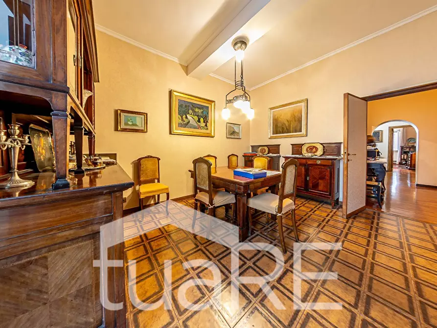 Immagine 14 di Appartamento in vendita  in Via Borgognona a Roma