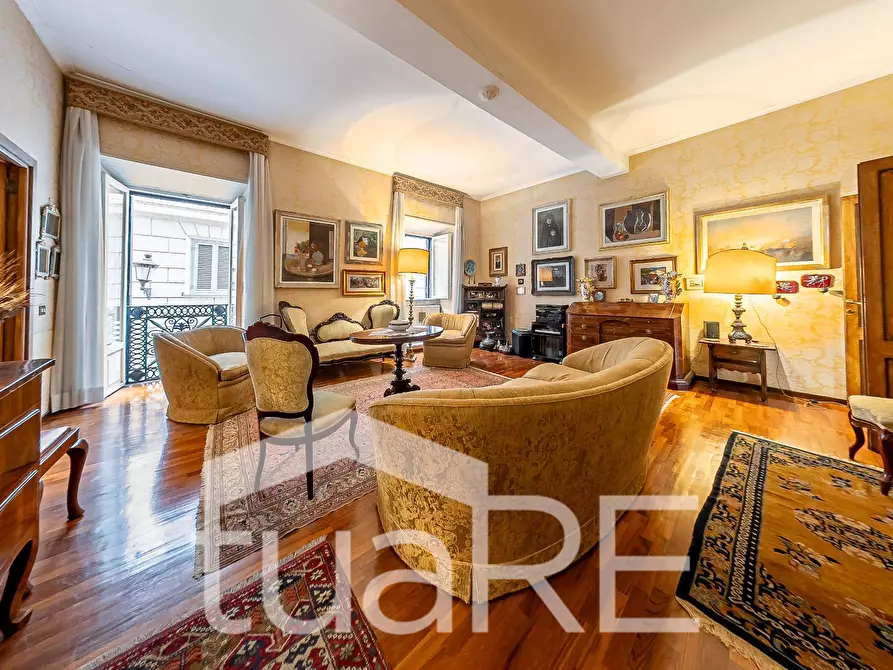 Immagine 18 di Appartamento in vendita  in Via Borgognona a Roma