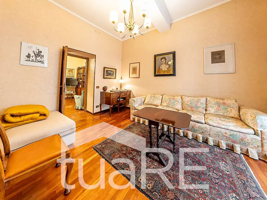 Immagine 19 di Appartamento in vendita  in Via Borgognona a Roma