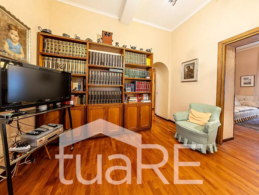 Immagine 21 di Appartamento in vendita  in Via Borgognona a Roma