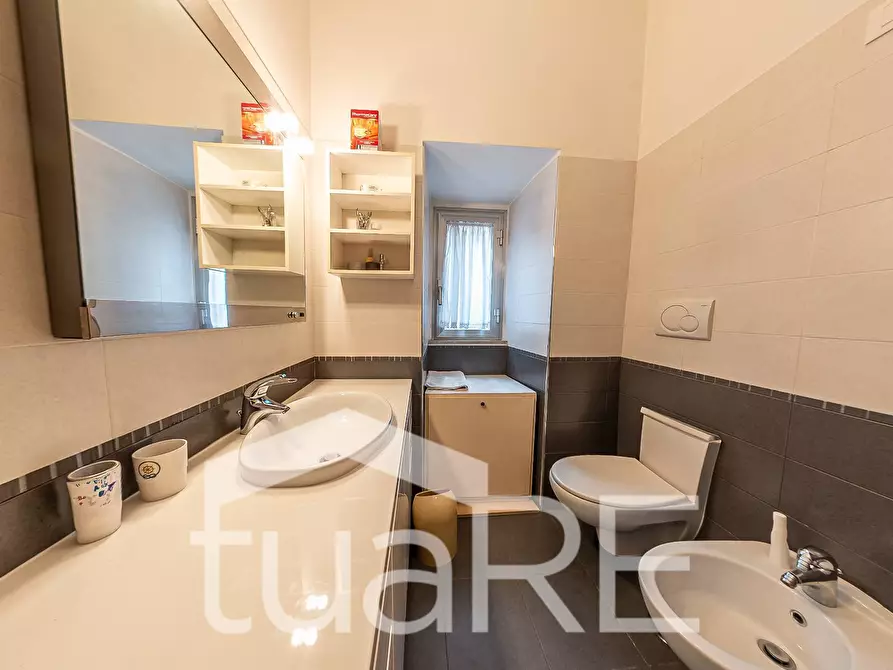 Immagine 25 di Appartamento in vendita  in Via Borgognona a Roma